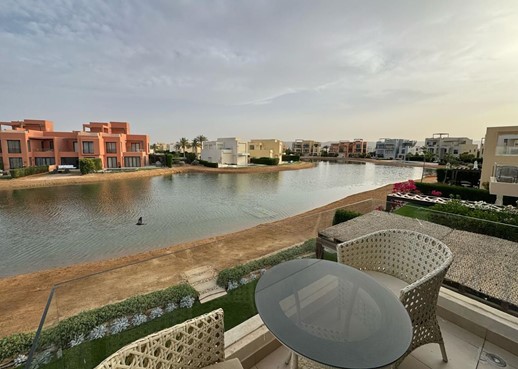 4 BR Villa with lagoon view in Tawila